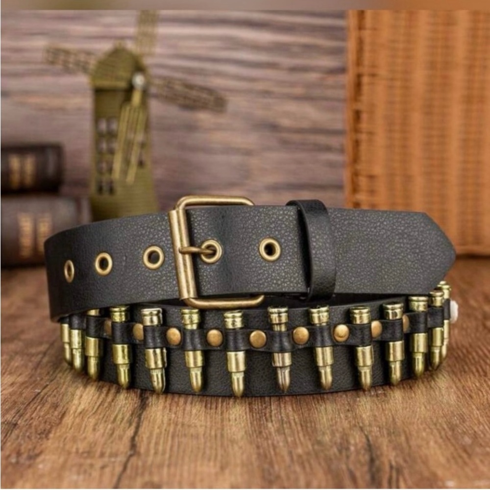 COPY - 🚨 LAST ONE!! Bold Black and Bronze Bullet belt with Striking Design
